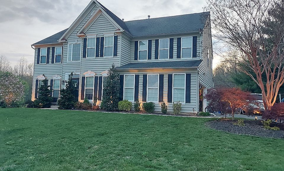 1st image of 127 Stockton Ct