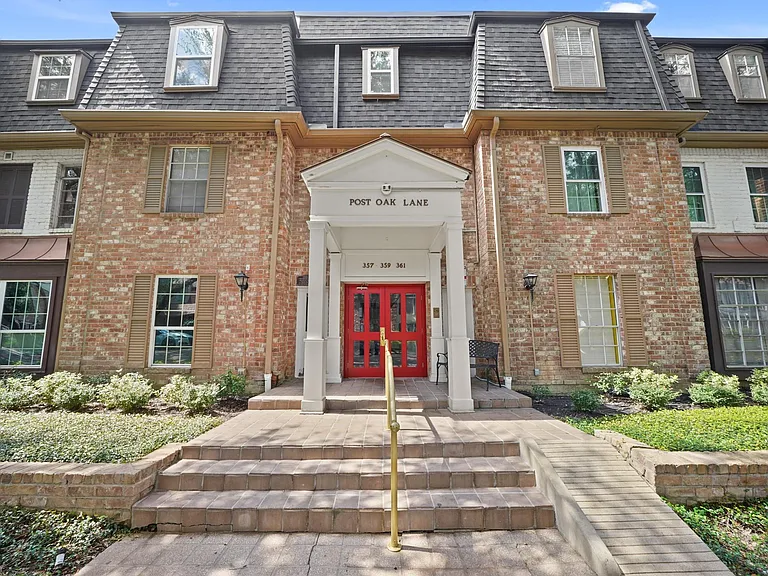 357 N Post Oak Ln #101 — Photo 12
