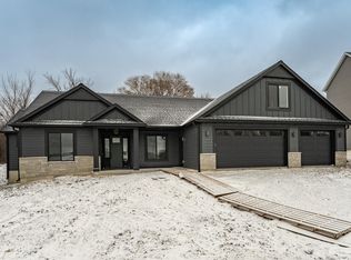2844 Pinewood Ridge Dr SE, Rochester, MN 55904