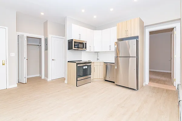 Rented by MySpaceNYC | media 25