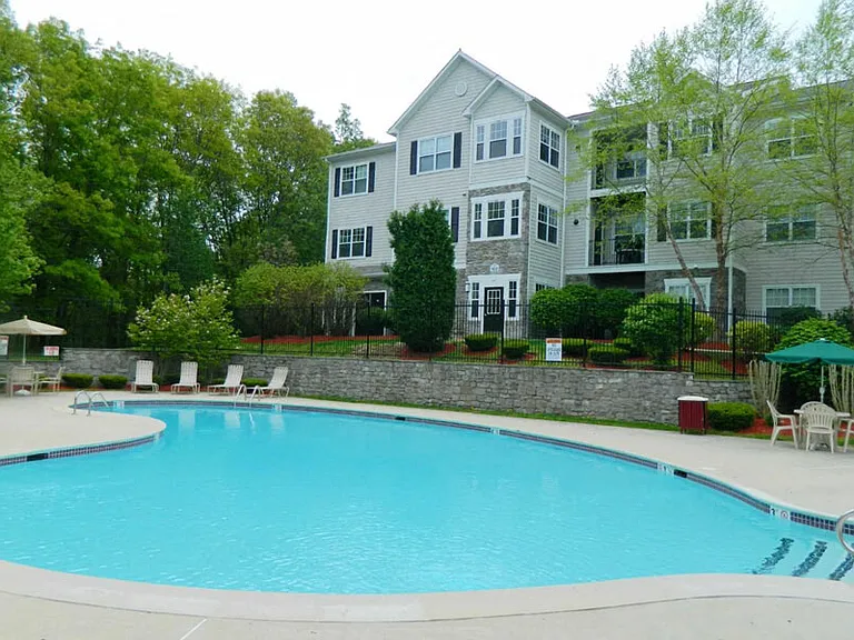 Swimming pool with large sundeck