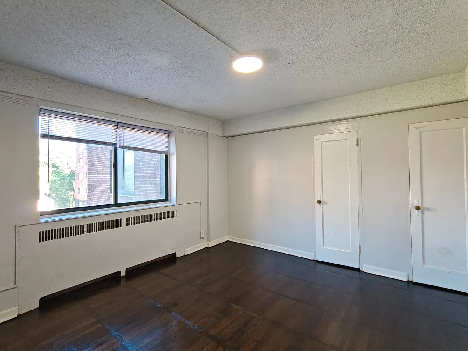 Beautiful Apartment Available Now! — Photo 4