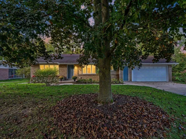 859 Paradise Lake Dr SE, Grand Rapids, MI 49546