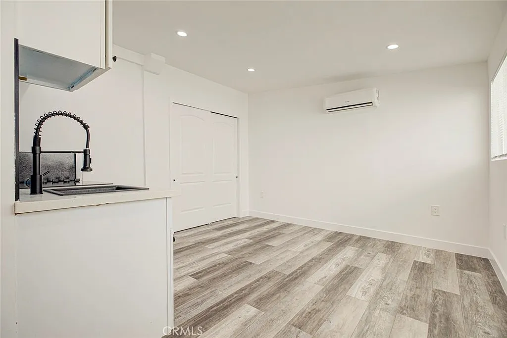 Studio, 400 sqft, $1,500 — Photo 2