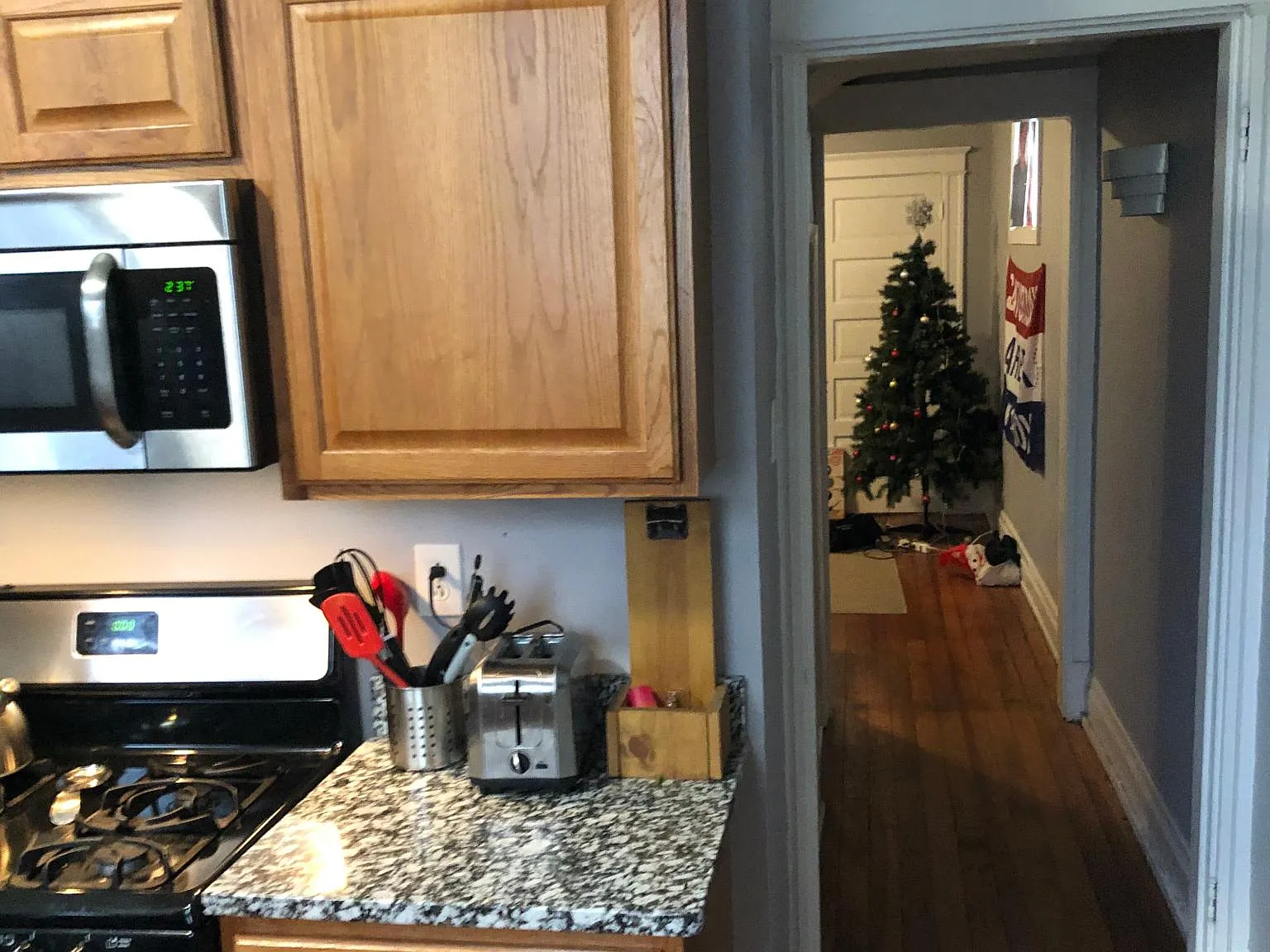 2408 Fairview Avenue — Photo 4