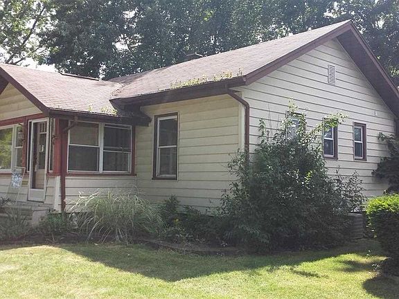 3rd image of 233 Manor Ave