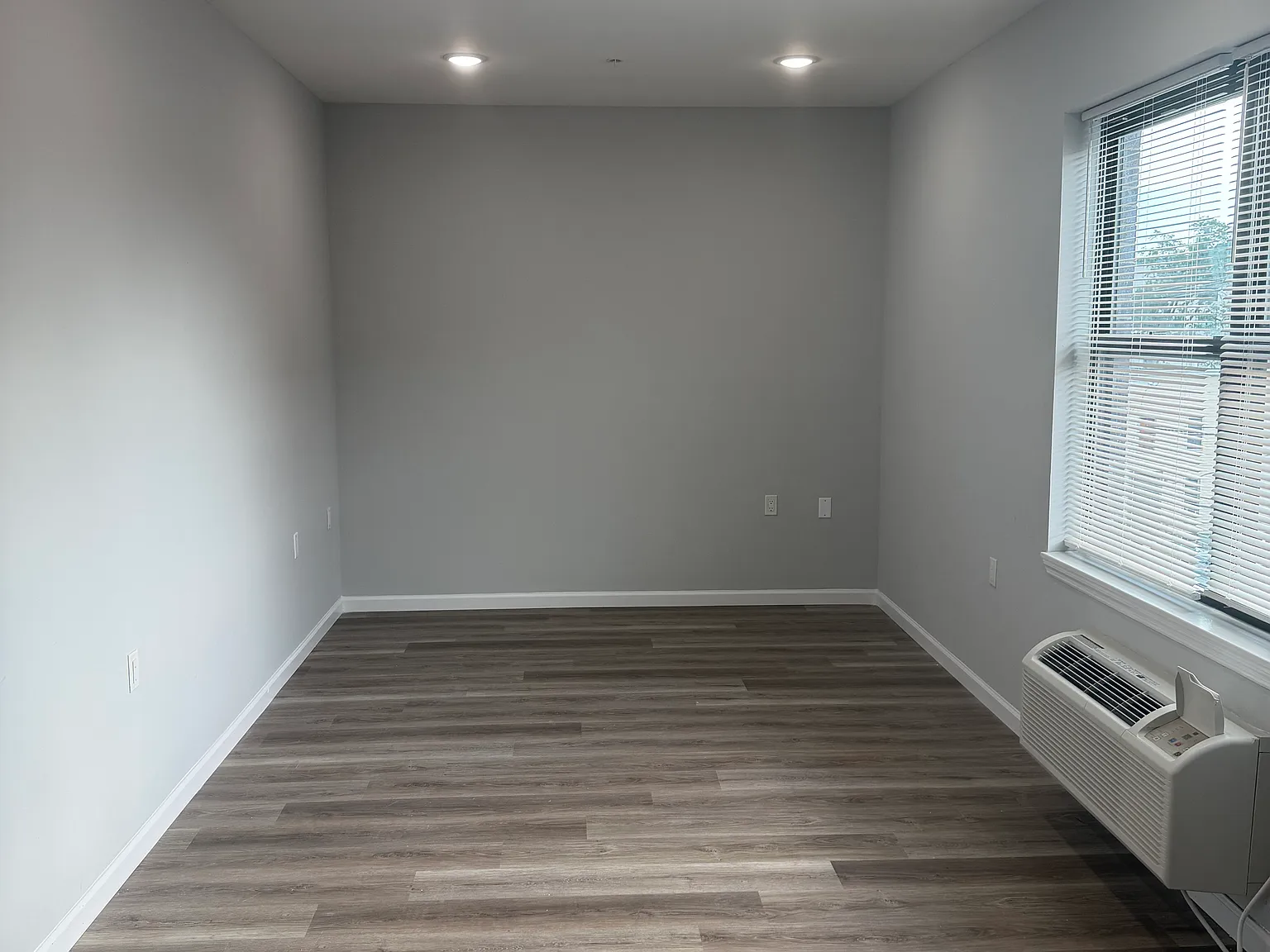 2 bed, $2,331 — Photo 3