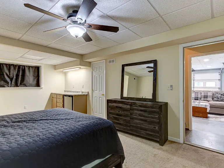 110 Hampton Way — Photo 4