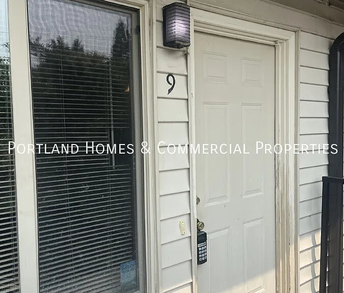 3965 SE Gladstone St #9 — Photo 1