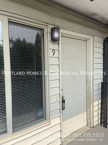 3965 SE Gladstone St #9 Photo 1