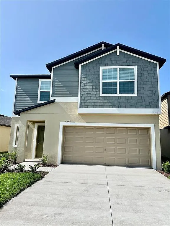 5 bed, 2.5 bath, 2215 sqft, $2,900 — Photo 2