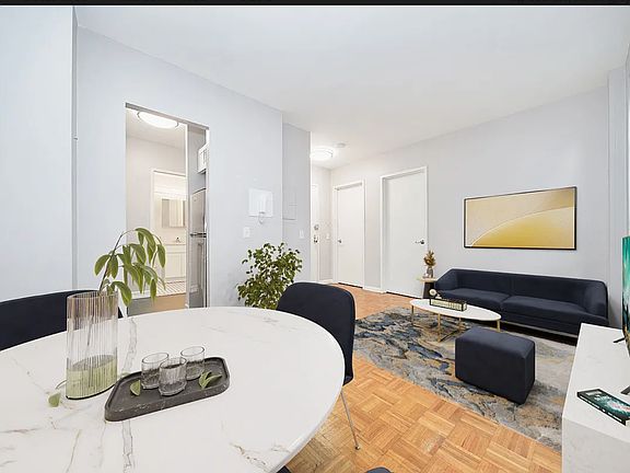 2nd image of 335 W 43rd St APT 3C