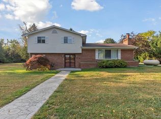 4125 Warner Rd, Howell, MI 48855