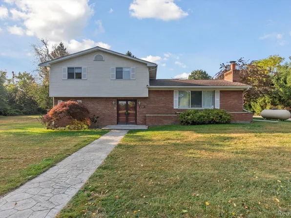 4125 Warner Rd, Howell, MI 48855