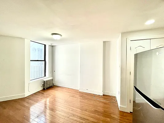 Rented by Pear NYC LLC | media 30