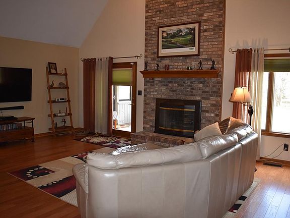 3rd image of 6123 Canterbury Ct