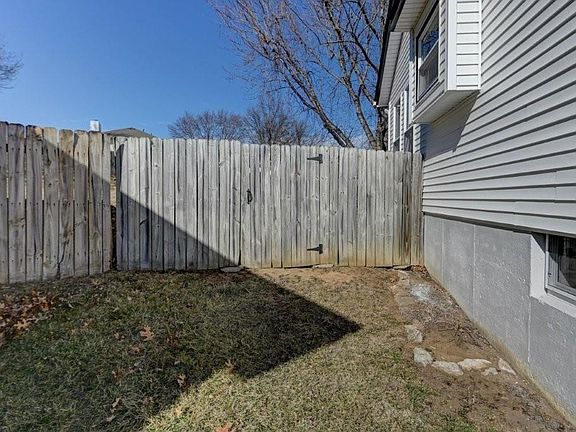 4th image of 1131 N Mohican Ct