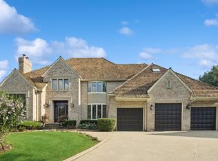 8120 Woodside Ln, Burr Ridge, IL 60527