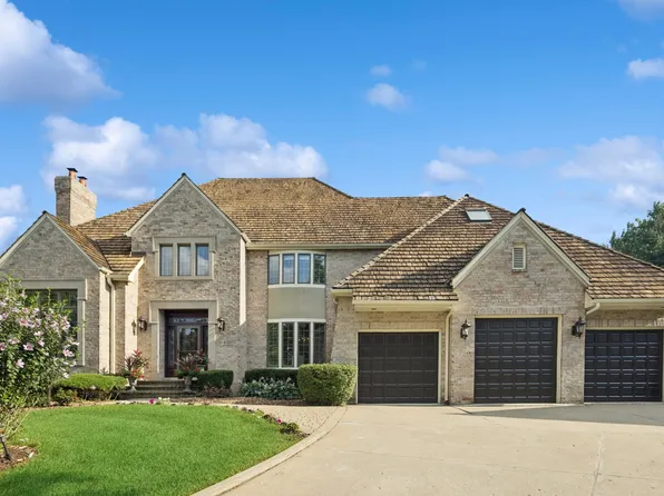 8120 Woodside Ln, Burr Ridge, IL 60527