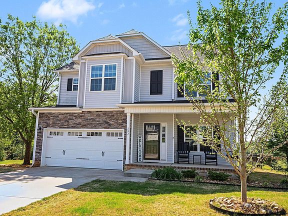 3rd image of 233 Pond Mountain Dr