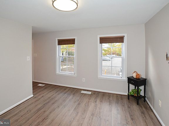 5th image of 8323 Stationhouse Ct