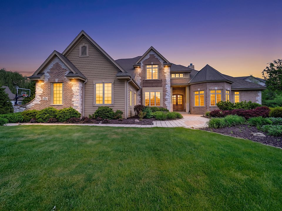 1st image of N52W21378 Golfview Dr