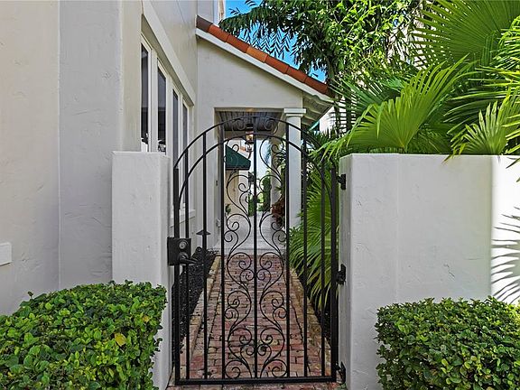 3rd image of 1109 ABBEYS WAY