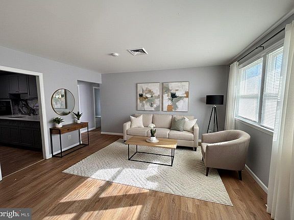 2nd image of 164 Kinsley Rd