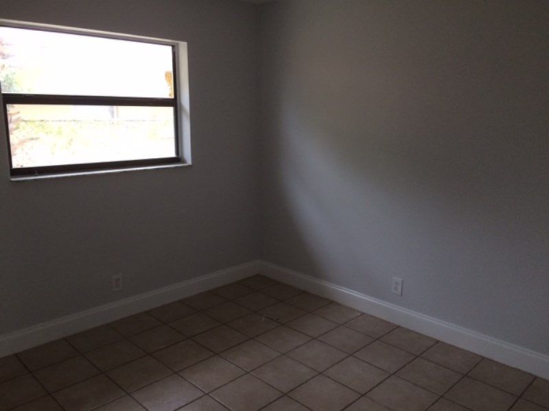 2nd image of 704 SW 16th Ave APT 4