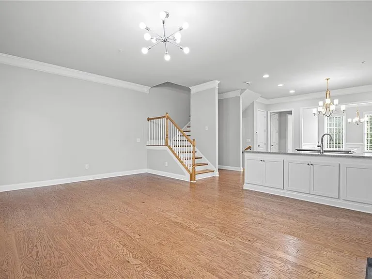 335 Rose Garden Ln — Photo 6