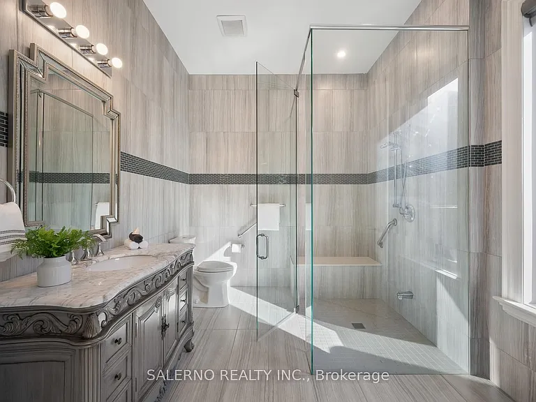 11 Compton Cres — Photo 31