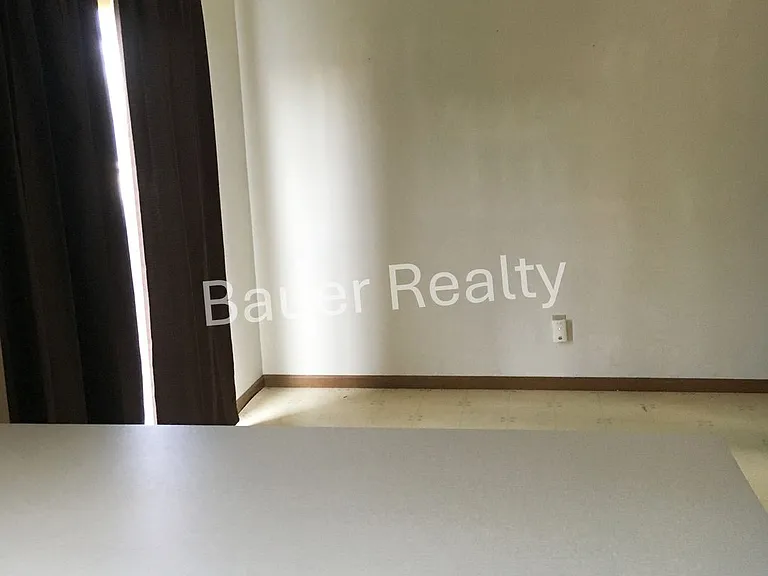 1255 Hillcrest Dr — Photo 3
