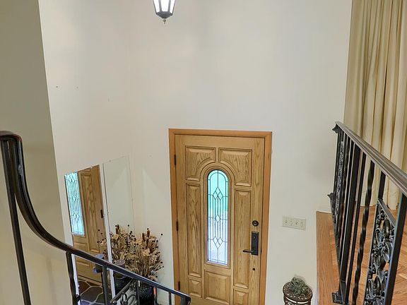 3rd image of 393 Jay Ln