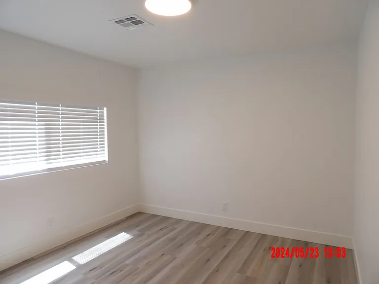4240 Gaye Ln — Photo 9