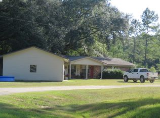 2367 Hummingbird Dr, Marianna, FL 32448