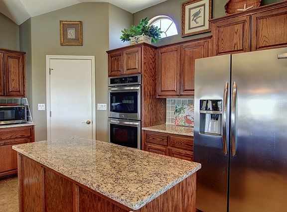 4th image of 221 Driftwood Dr