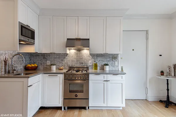 Rented by Compass | media 31