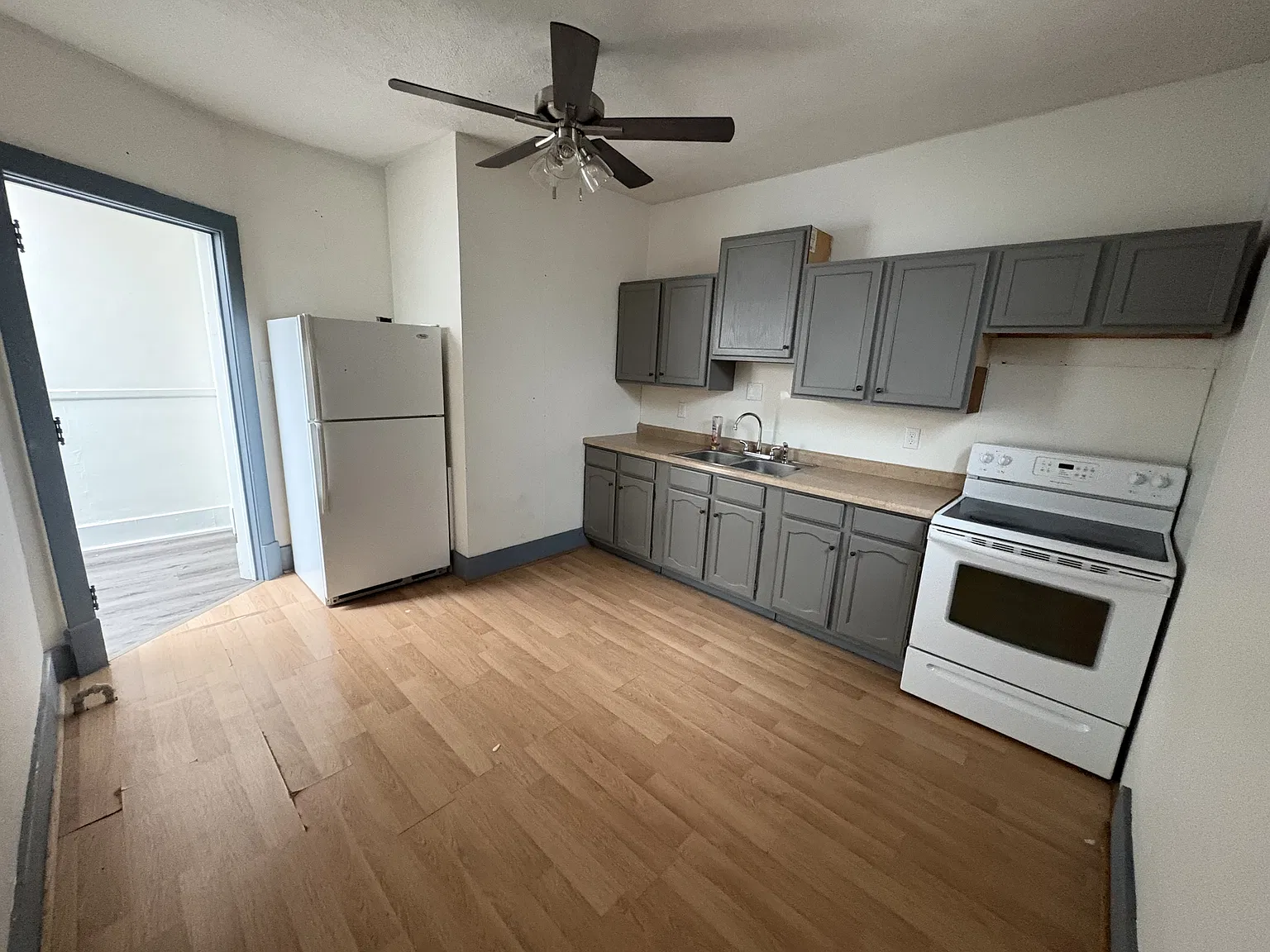 208 North Maple Street - 3 — Photo 4
