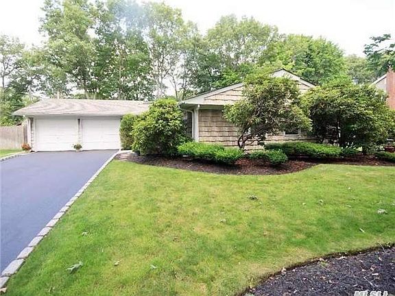 2nd image of 11 Blueberry Ln