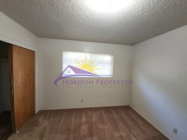 1430-1432 Topaz Way — Photo 12