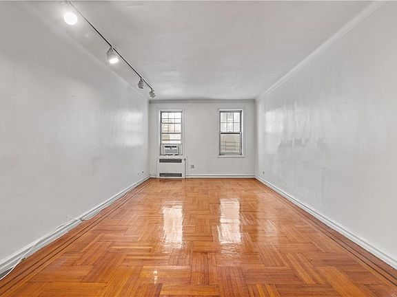 5th image of 601 E 19th St APT 1L