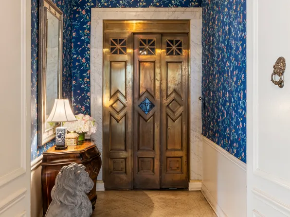 32 East 64th Street 5E image 19 of 19