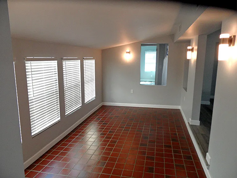 709 SW 4th Pl — Photo 7