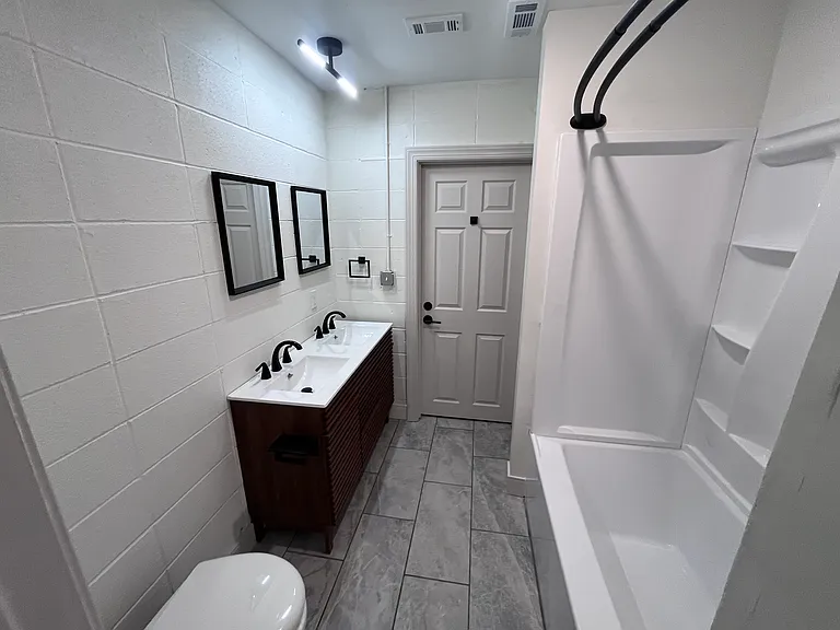 1204 Linden Pl #B — Photo 12