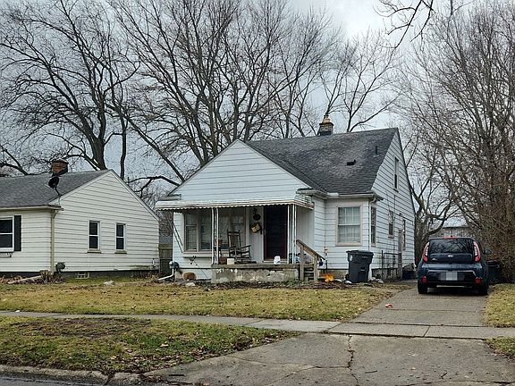 2nd image of 2327 Buckingham Ave