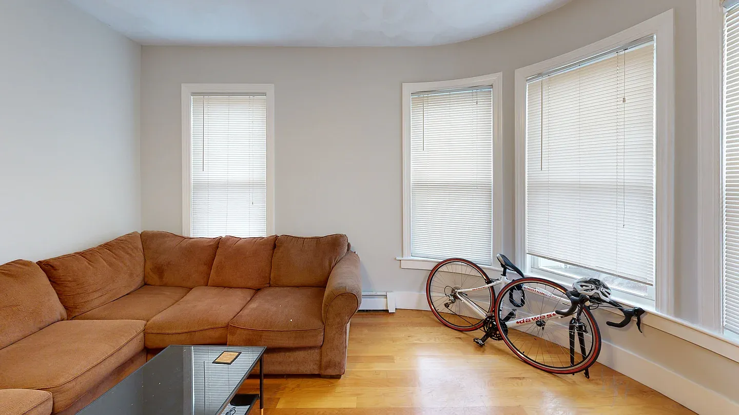 33 Portsmouth St — Photo 1