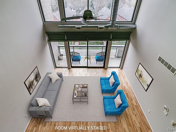 2nd image of 610 E Troy St #201