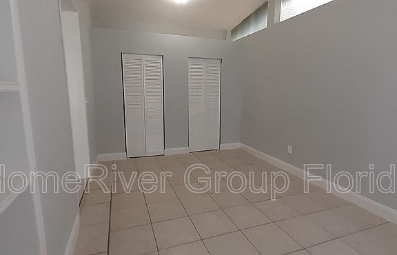 3rd image of 6008 Beechmont Blvd