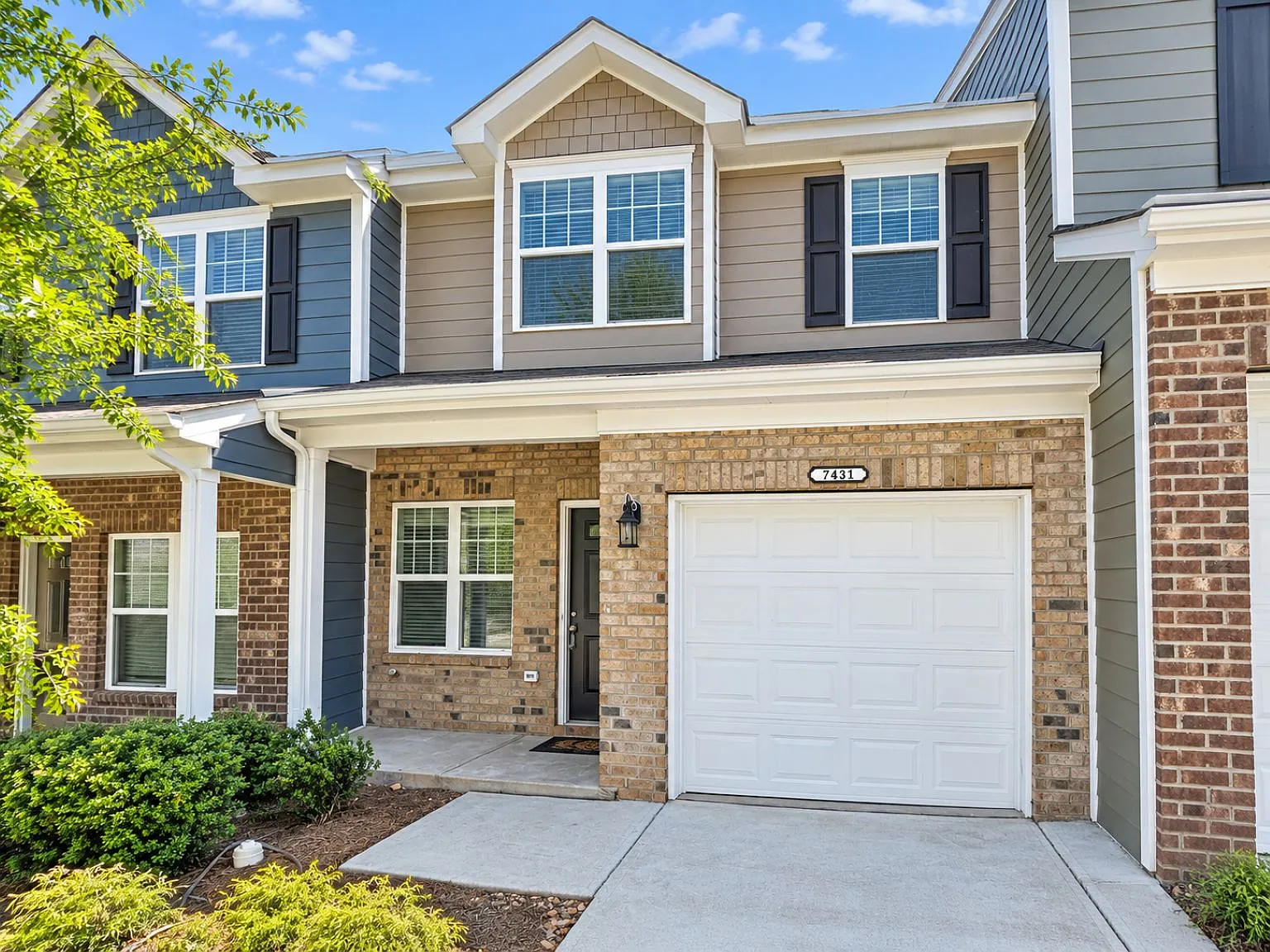7431 Sienna Heights Pl — Photo 1