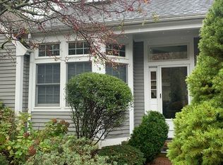 41 Hidden Bay Dr #41, South Dartmouth, MA 02748